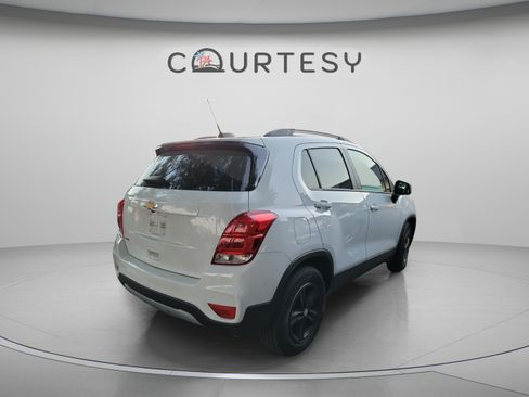 Used 2021 Chevrolet Trax LT FWD image 17