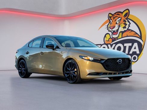 Used 2024 MAZDA MAZDA3 s image 3