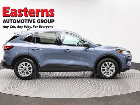 Used 2023 Ford Escape Active w/ Tech Pack #1 AWD/4WD image 4