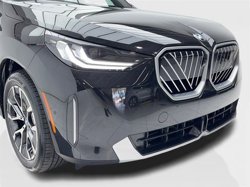 Used 2025 BMW X3 xDrive30i image 3