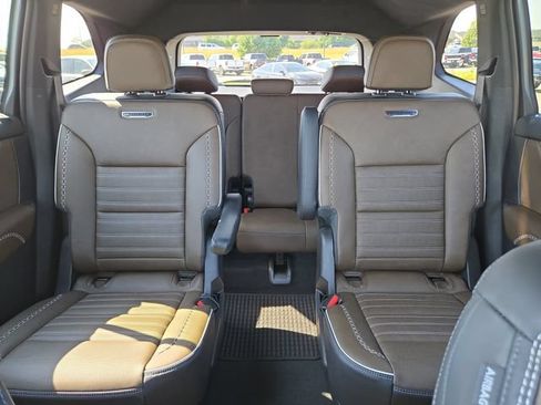 Used 2026 GMC Acadia Denali Ultimate AWD/4WD image 28