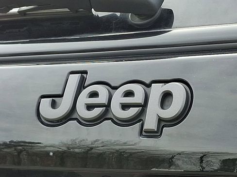 Used 2025 Jeep Compass Trailhawk w/ Trailhawk Elite Group image 31