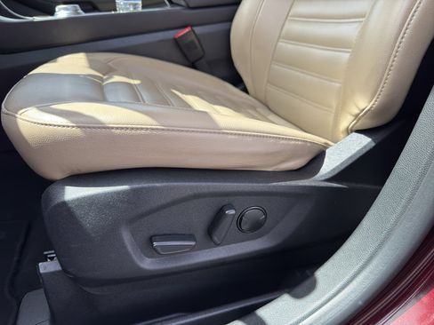 Used 2024 Ford Edge SEL AWD/4WD image 12