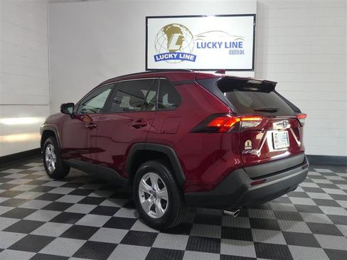 Used 2021 Toyota RAV4 XLE AWD/4WD image 11
