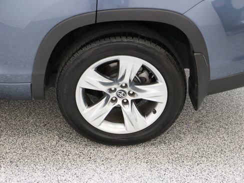 Used 2019 Toyota Highlander Limited FWD image 10