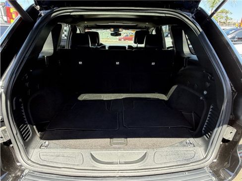 Used 2020 Jeep Grand Cherokee Limited AWD/4WD image 25