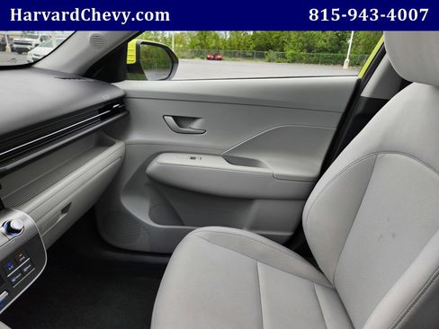 Used 2025 Hyundai Kona SEL image 14