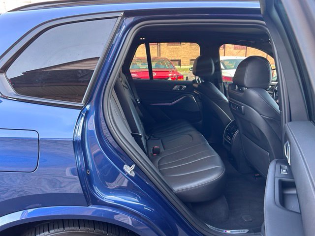 Used 2021 BMW X5 xDrive40i w/ M Sport Package AWD/4WD image 16