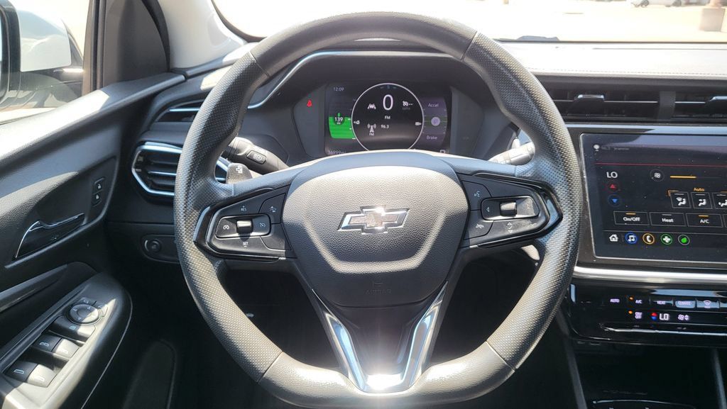 Used 2023 Chevrolet Bolt EUV LT FWD image 30