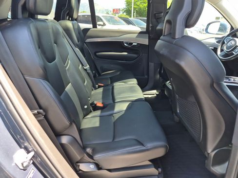Used 2021 Volvo XC90 T5 Momentum w/ Climate Package AWD/4WD image 32