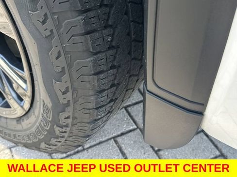 Used 2024 GMC Sierra 1500 Denali w/ Technology Package AWD/4WD image 15