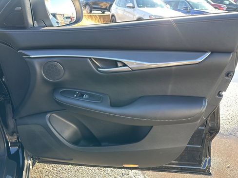 Certified 2025 INFINITI QX50 Pure image 21