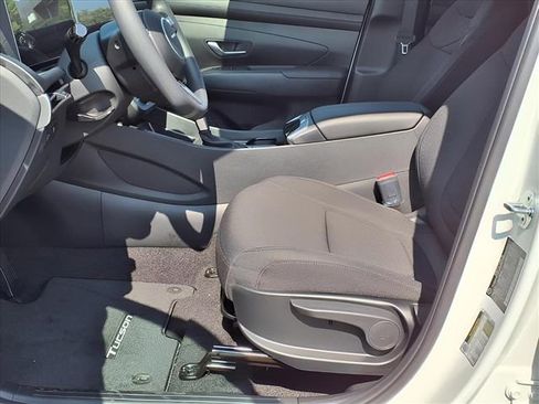 New 2026 Hyundai Tucson SE image 16
