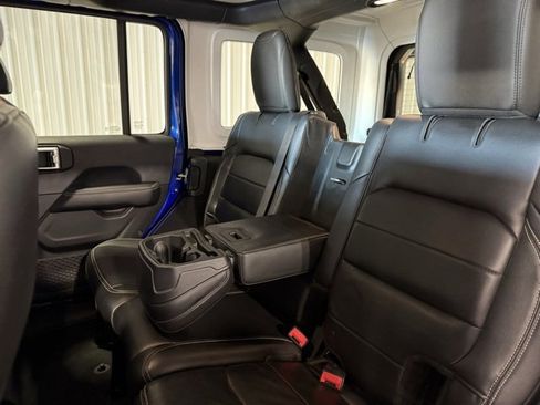 Used 2018 Jeep Wrangler Unlimited Sahara w/ Dual Top Group image 29