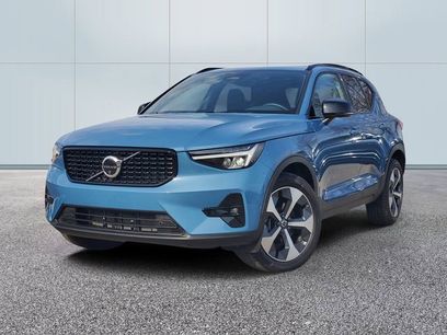 Used 2025 Volvo XC40 B5 Plus