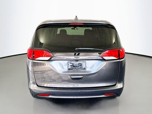 Used 2020 Chrysler Voyager LX image 6
