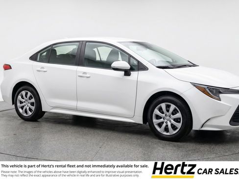 Used 2025 Toyota Corolla LE FWD image 1