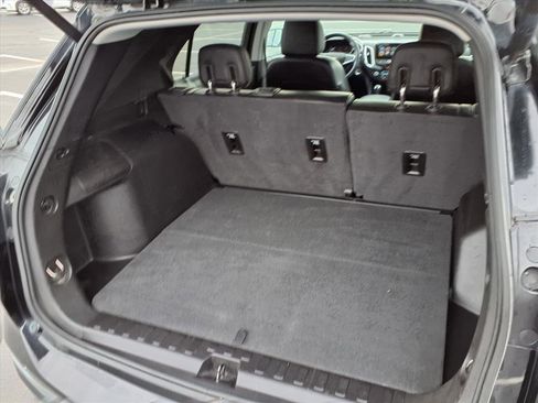 Used 2018 Chevrolet Equinox Premier image 30