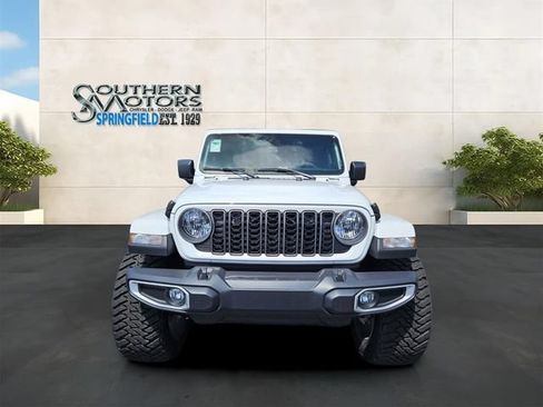 Used 2024 Jeep Gladiator Sport AWD/4WD image 8