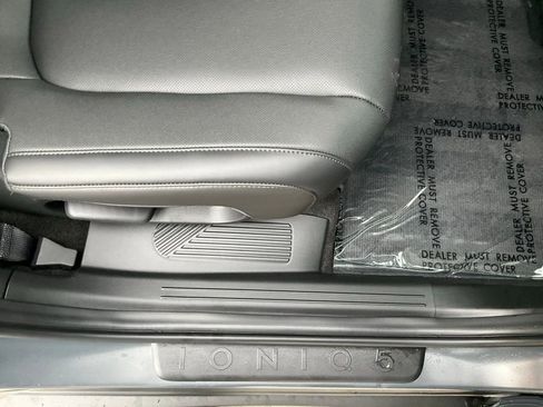 Used 2025 Hyundai Ioniq 5 SEL image 48