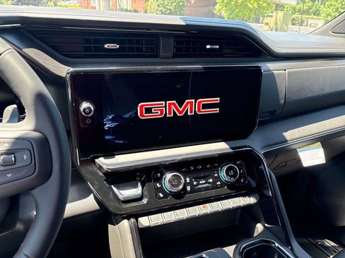 New 2026 GMC Sierra 1500 4x4 Crew Cab AT4X w/ LPO, Black Badging Package image 19