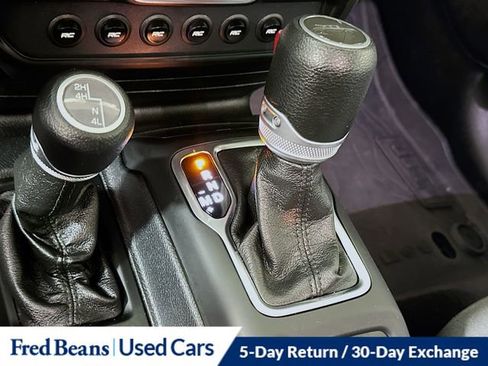 Used 2021 Jeep Gladiator Sport image 19