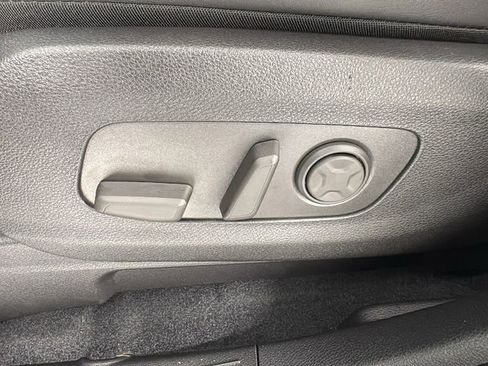 New 2026 Kia Carnival EX image 11