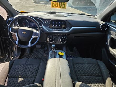 Used 2019 Chevrolet Blazer LT FWD image 24