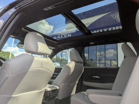 Used 2024 Toyota Grand Highlander AWD Hybrid image 46