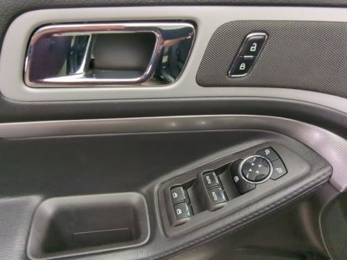 Used 2015 Ford Explorer XLT image 14