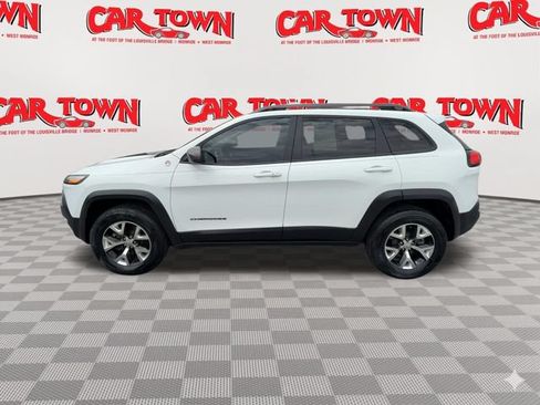 Used 2016 Jeep Cherokee Trailhawk w/ Comfort/Convenience Group AWD/4WD image 5