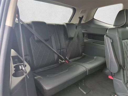 Used 2024 Volkswagen Atlas SEL Premium R-Line image 25