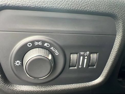 Used 2025 Jeep Grand Cherokee Laredo X w/ Luxury Tech Group I AWD/4WD image 20