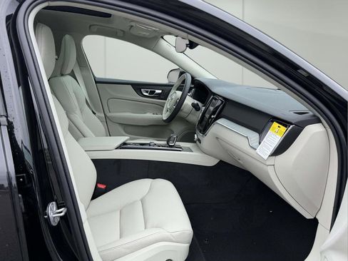 New 2026 Volvo V60 B5 Cross Country Plus w/ Protection Package Premier AWD/4WD image 11
