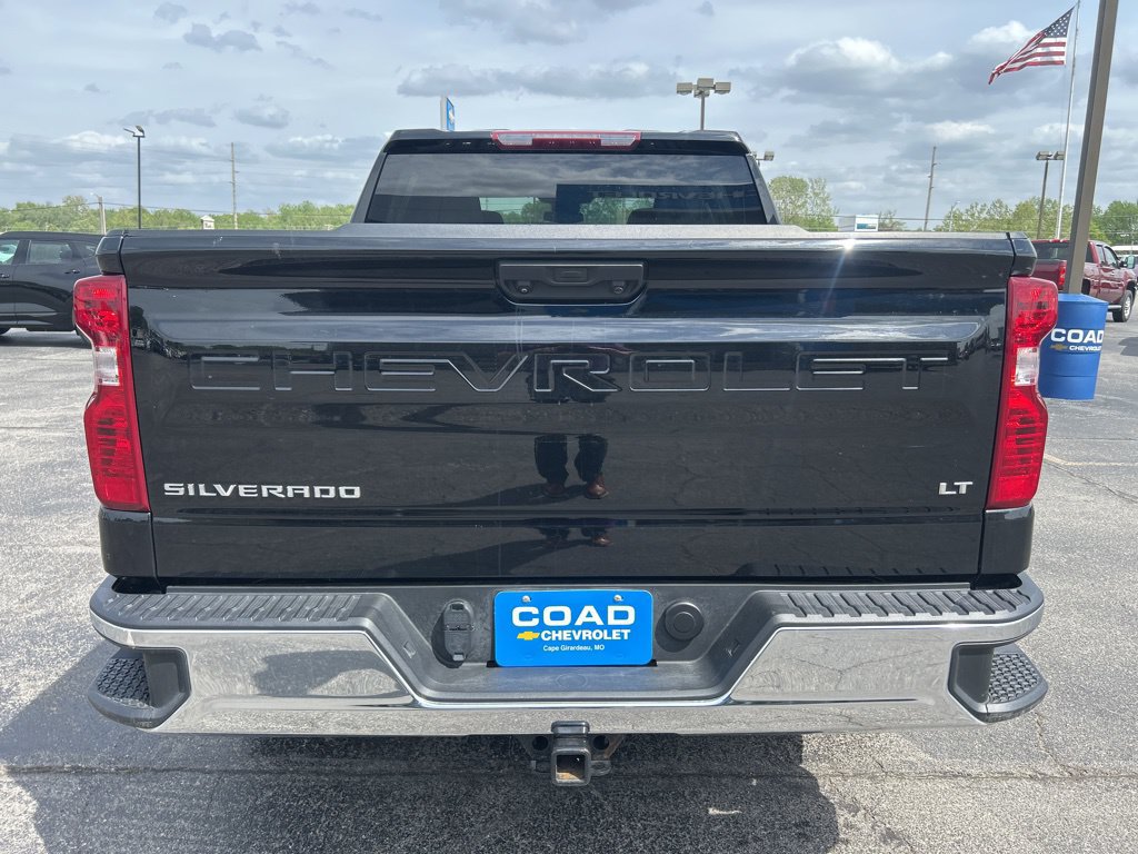 Used 2022 Chevrolet Silverado 1500 LT AWD/4WD image 4