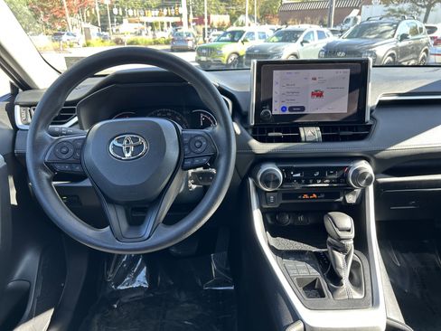Used 2024 Toyota RAV4 LE image 19