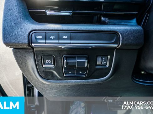 Used 2021 Cadillac Escalade Sport w/ Driver Assist Tech Package image 37