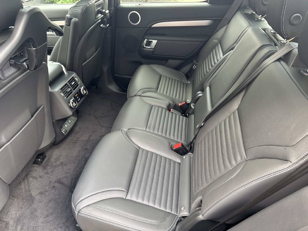 New 2026 Land Rover Discovery Dynamic SE AWD/4WD image 16