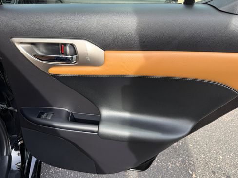 Used 2015 Lexus CT 200h image 18