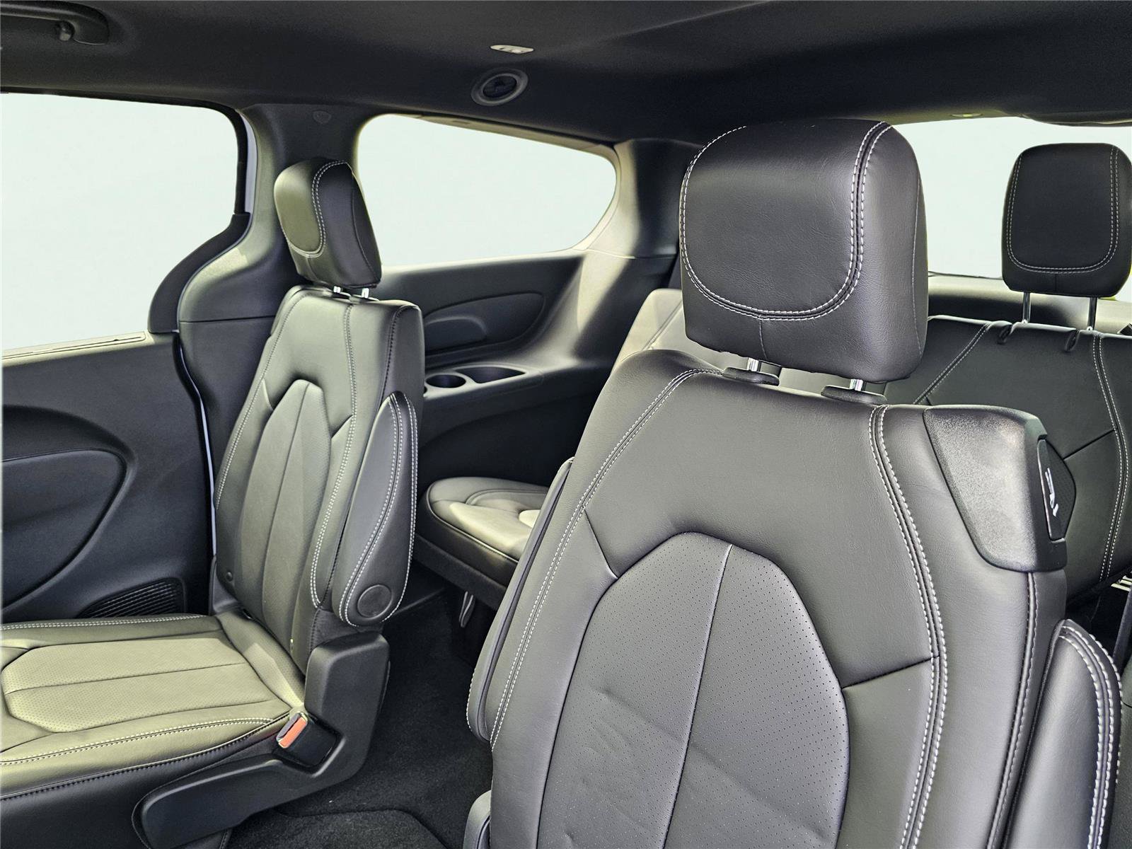 New 2027 Chrysler Pacifica Select FWD image 31