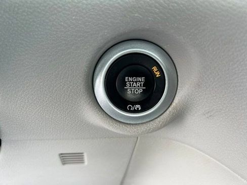 Used 2023 Chrysler Voyager LX FWD image 20