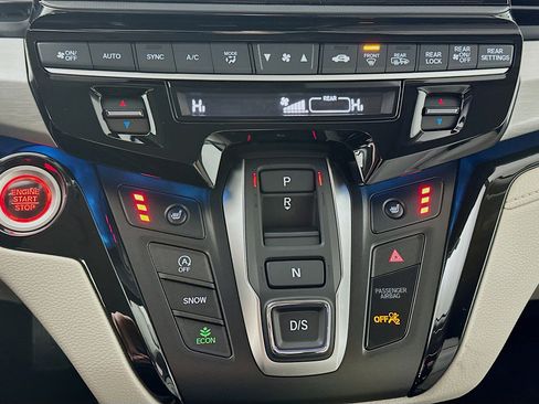 New 2026 Honda Odyssey Touring image 16