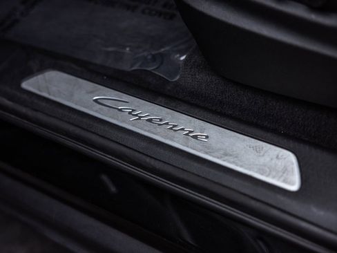 Certified 2024 Porsche Cayenne image 21