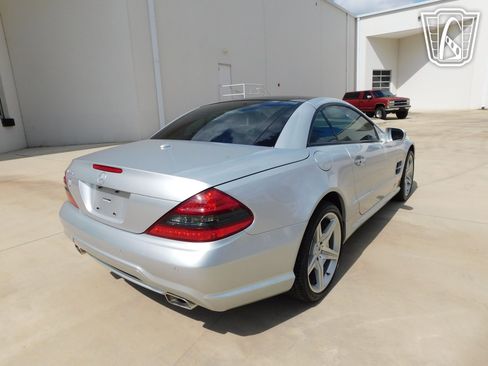 Used 2009 Mercedes-Benz SL 550 image 26