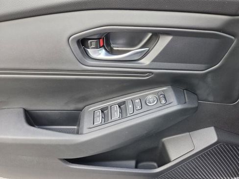 Certified 2025 Honda Accord SE image 32