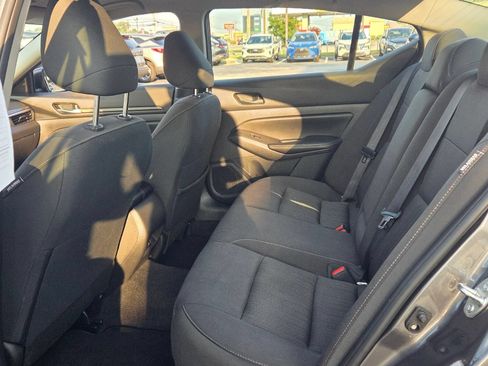 Used 2025 Nissan Altima 2.5 SV FWD image 6