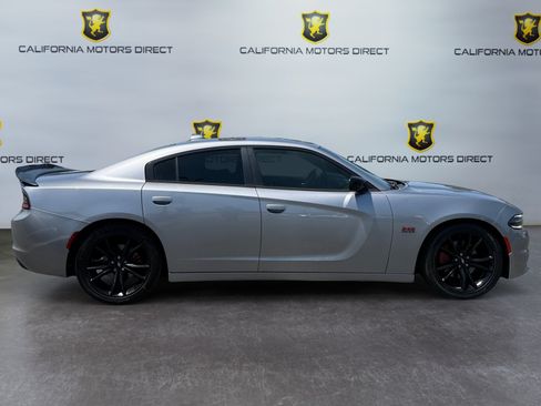 Used 2017 Dodge Charger R/T w/ Blacktop Package RWD image 6