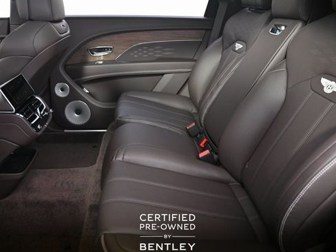 Used 2024 Bentley Bentayga Extended Wheelbase image 21