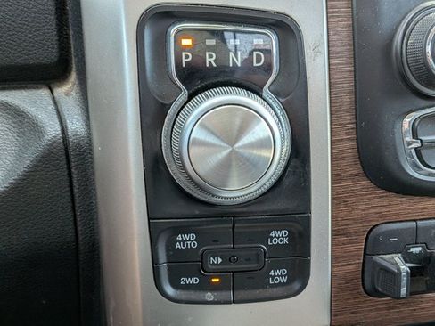 Used 2017 RAM 1500 Laramie w/ Convenience Group AWD/4WD image 12