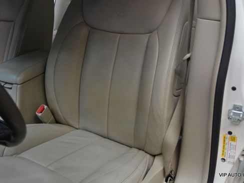 Used 2011 Cadillac DTS Luxury image 15